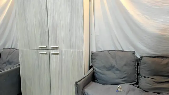 Mhelanny2 online show from March 2026 10:44:01 PM