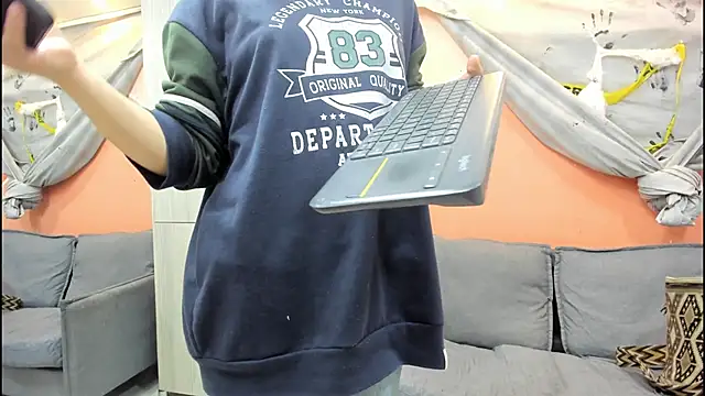 Mhelanny2 online show from October 2025 06:05:01 PM