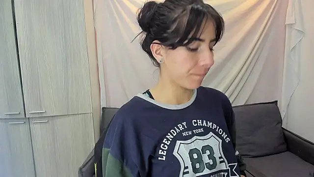 Snapshot of Mhelanny2 chatting on September 2025 06:04:02 PM Mhelanny2 online show from September 2025 06:04:02 PM