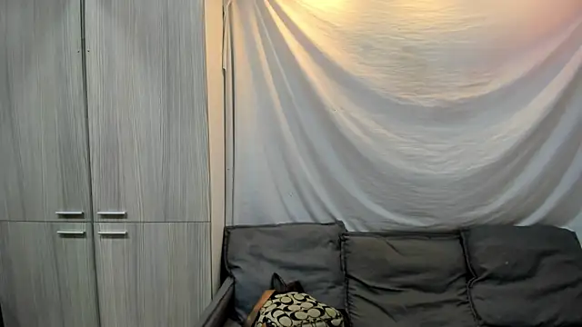 Mhelanny2 online show from April 2026 09:10:02 PM