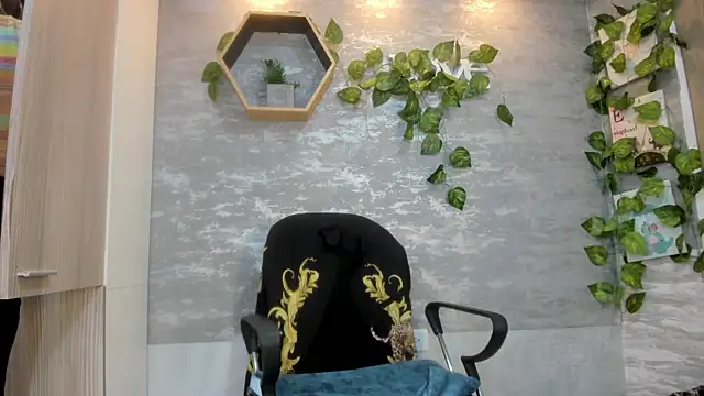 Snapshot of Mhelanny2 chatting on May 2026 08:11:02 PM Mhelanny2 online show from May 2026 08:11:02 PM