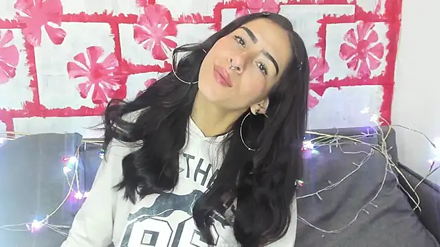 Snapshot of Mhelanny2 chatting on February 2025 05:25:02 AM Mhelanny2 online show from February 2025 05:25:02 AM