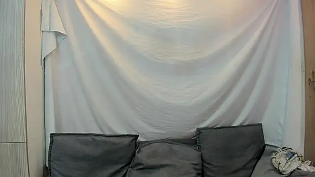 Mhelanny2 online show from February 2026 05:25:01 PM