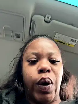 lil momma420 online show from November 2025 06:12:01 PM