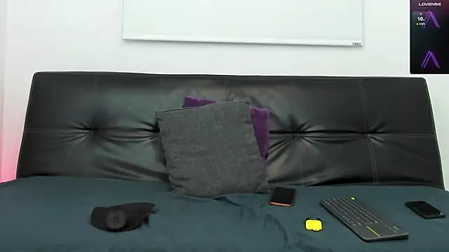 jeanpi01 online show from December 2024 05:23:02 AM