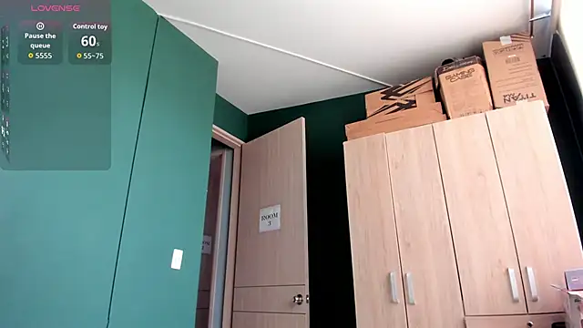 StefanyMiler online show from October 2025 06:26:01 PM