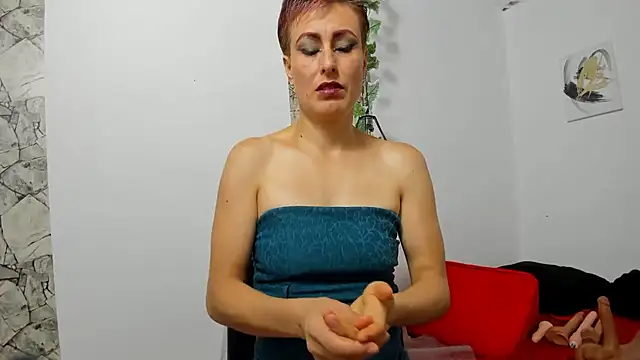 Snapshot of yasmin_goldenst chatting on February 2025 07:48:02 PM yasmin goldenst online show from February 2025 07:48:02 PM