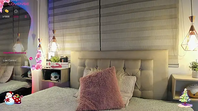 cristal  hot 1 online show from December 2025 05:00:02 AM