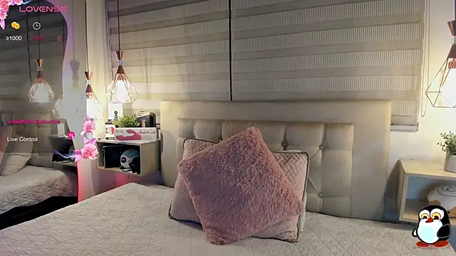 cristal  hot 1 online show from February 2026 05:07:02 AM