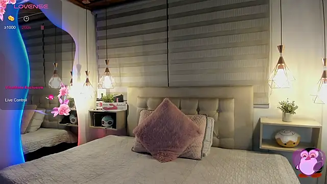 cristal  hot 1 online show from February 2026 05:04:02 AM