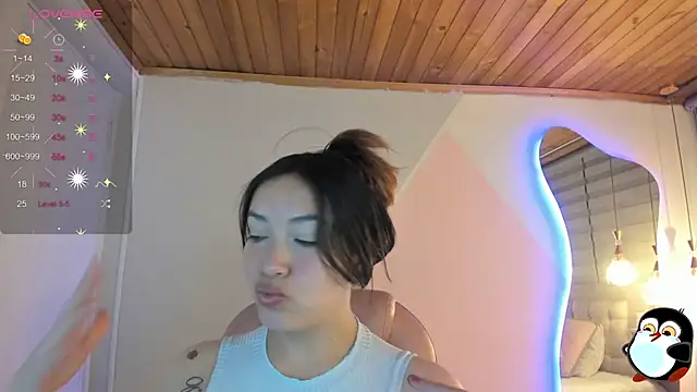 cristal  hot 1 online show from February 2026 05:05:02 AM