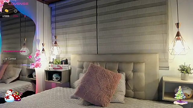 cristal  hot 1 online show from November 2025 04:57:02 AM