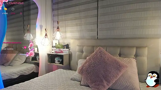 cristal  hot 1 online show from January 2026 05:00:01 AM