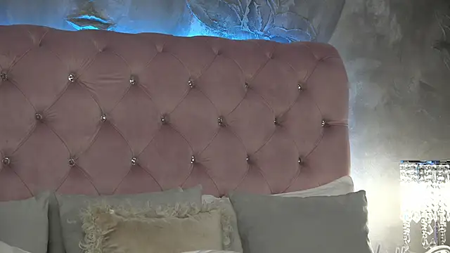 Snapshot of IvyRubens chatting on November 2025 05:18:01 AM IvyRubens online show from November 2025 05:18:01 AM