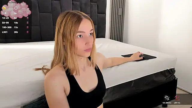 WhiteSun 01 online show from October 2025 12:50:02 PM