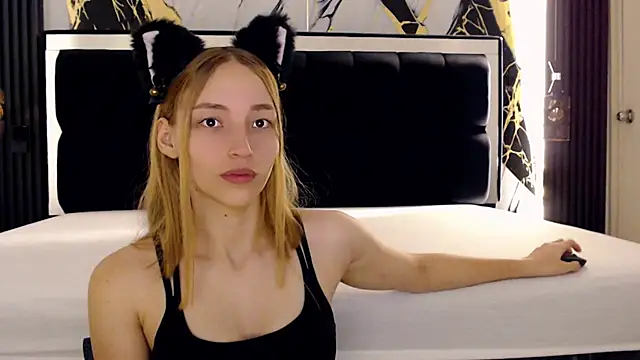 WhiteSun 01 online show from March 2025 12:50:02 PM