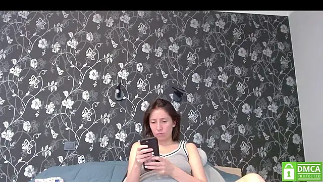 Snapshot of Sophi_Cute chatting on July 2026 12:24:02 PM Sophi Cute online show from July 2026 12:24:02 PM