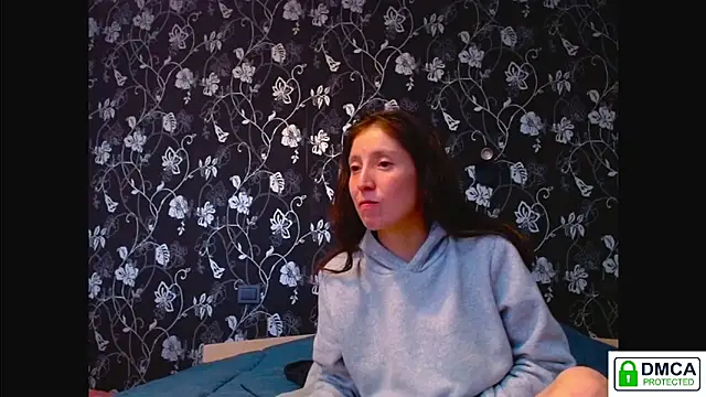 Sophi Cute online show from April 2026 12:02:01 PM