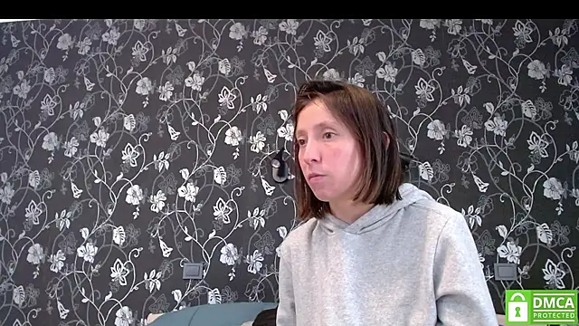 Snapshot of Sophi_Cute chatting on July 2026 11:31:01 AM Sophi Cute online show from July 2026 11:31:01 AM