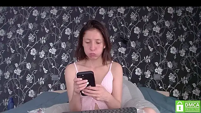 Snapshot of Sophi_Cute chatting on July 2026 11:07:02 AM Sophi Cute online show from July 2026 11:07:02 AM