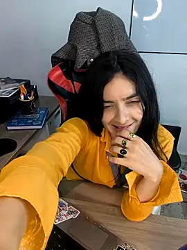 Snapshot of Sam_Sara chatting on October 2025 08:08:02 PM Sam Sara online show from October 2025 08:08:02 PM