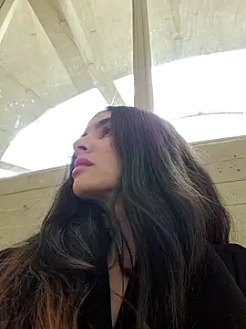 Sam Sara online show from April 2026 08:01:02 PM