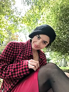 Snapshot of Sam_Sara chatting on December 2025 06:07:02 PM Sam Sara online show from December 2025 06:07:02 PM