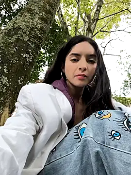 Snapshot of Sam_Sara chatting on October 2025 05:44:02 PM Sam Sara online show from October 2025 05:44:02 PM