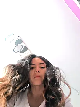 Snapshot of Sam_Sara chatting on November 2025 01:37:02 PM Sam Sara online show from November 2025 01:37:02 PM