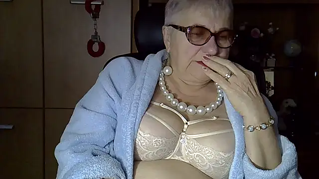 SweetCherry27 online show from September 2025 04:40:01 AM