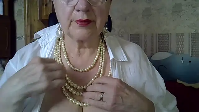 Snapshot of SweetCherry27 chatting on May 2026 04:12:02 PM SweetCherry27 online show from May 2026 04:12:02 PM