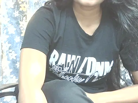 Supriya201 online show from January 2026 01:37:02 PM