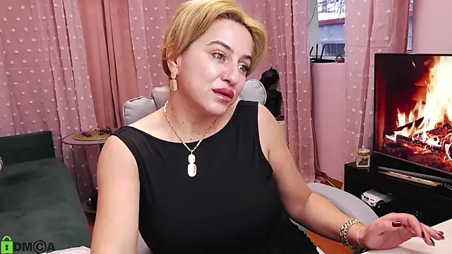 Snapshot of CarrieLoveX chatting on March 2025 05:33:02 AM CarrieLoveX online show from March 2025 05:33:02 AM