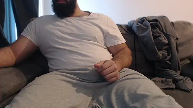 hugemachohandsome online show from December 2025 09:09:02 AM