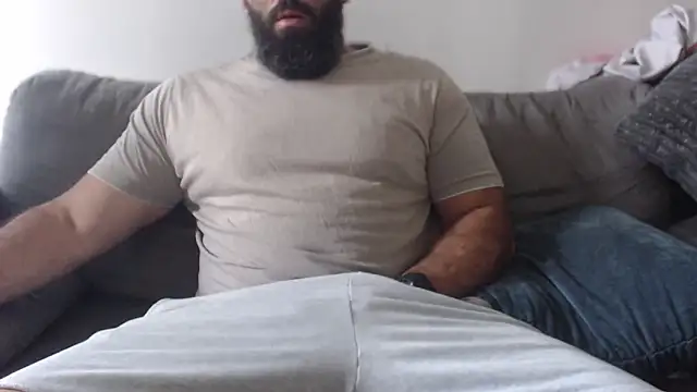 Snapshot of hugemachohandsome chatting on June 2026 06:52:02 AM hugemachohandsome online show from June 2026 06:52:02 AM