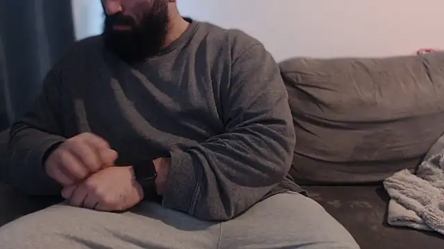 hugemachohandsome online show from December 2025 10:04:01 AM