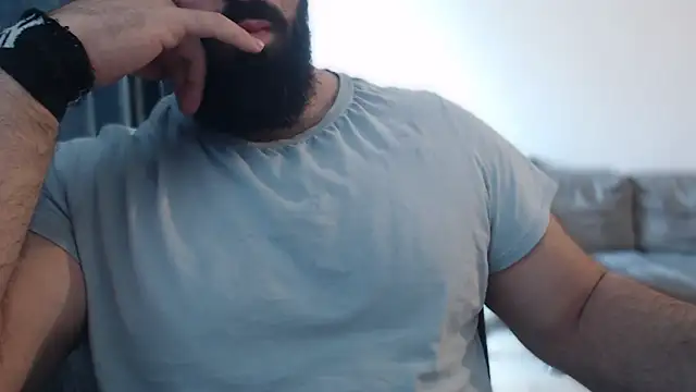 hugemachohandsome online show from October 2025 11:42:02 AM