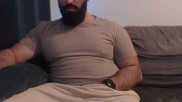 hugemachohandsome online show from February 2026 11:43:02 AM