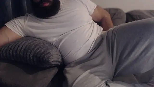 hugemachohandsome online show from January 2026 11:25:01 PM