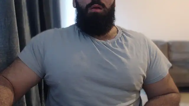 hugemachohandsome online show from November 2025 10:15:01 AM