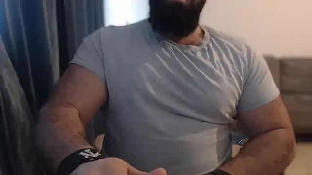 hugemachohandsome online show from November 2025 09:35:01 AM