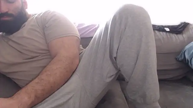 hugemachohandsome online show from December 2025 11:47:02 AM