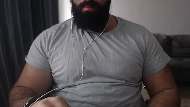 hugemachohandsome online show from November 2025 09:25:01 AM