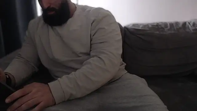 hugemachohandsome online show from December 2025 11:53:01 AM