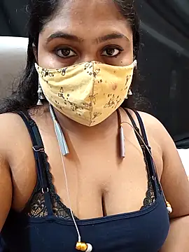 Sophiaboudi online show from October 2025 06:20:01 PM