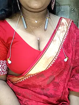 Sophiaboudi online show from November 2025 05:50:01 PM