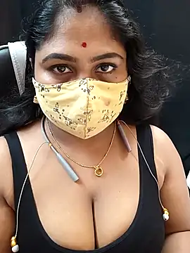 Sophiaboudi online show from October 2025 05:35:01 PM