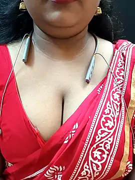 Sophiaboudi online show from October 2025 05:59:01 PM