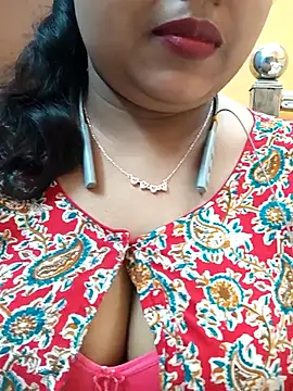 Sophiaboudi online show from March 2025 05:39:02 PM