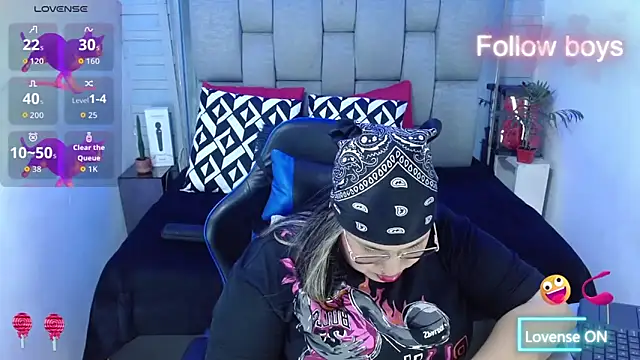 evelin zaens online show from November 2025 04:02:01 AM